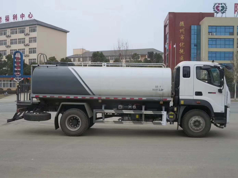 國(guó)六福田15噸瑞沃灑水車(chē)